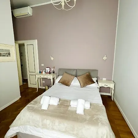 Oda ve Kahvaltı Dimora Sassetti 6 *